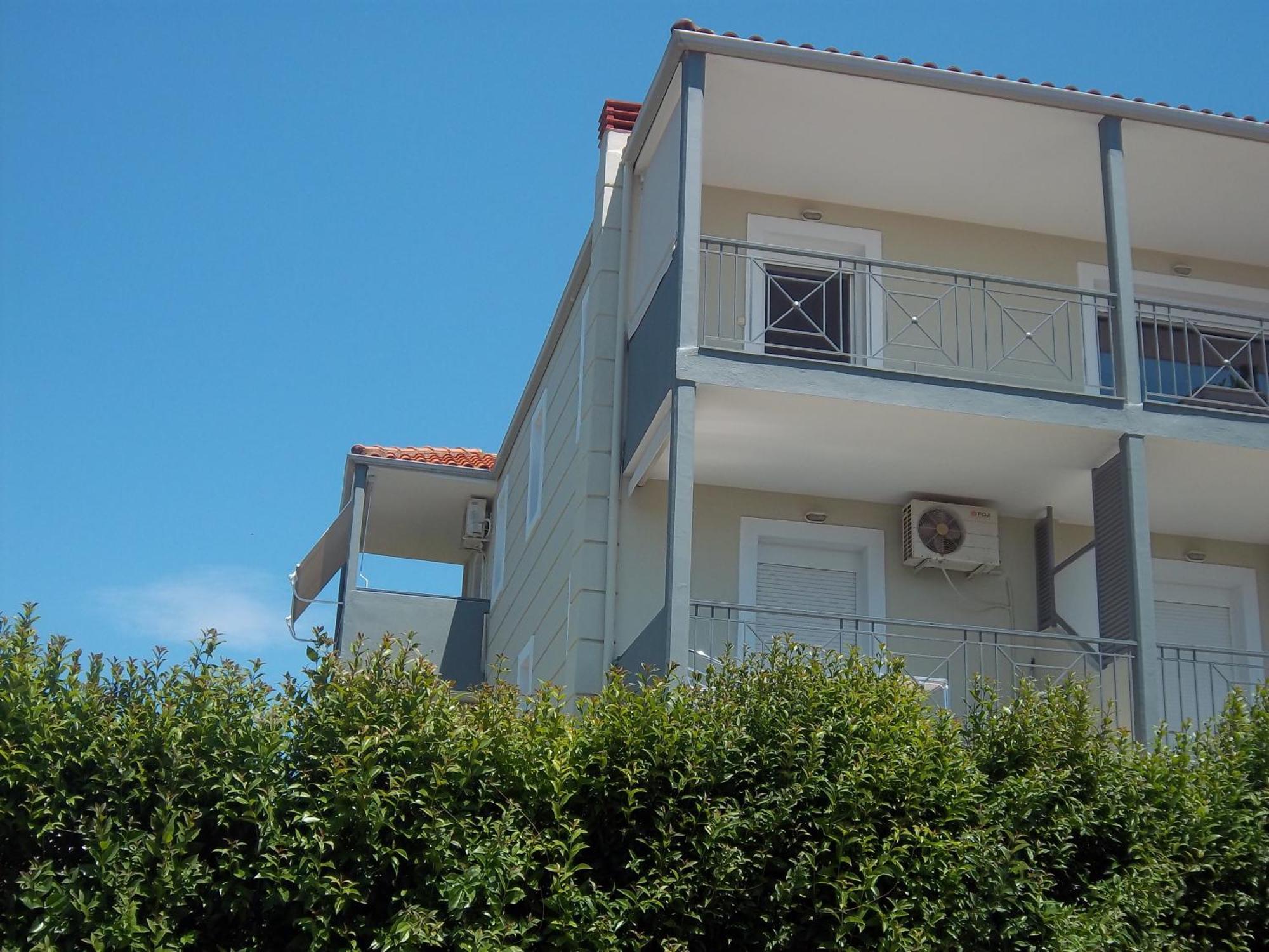 Milos Apartments Afytos Eksteriør bilde