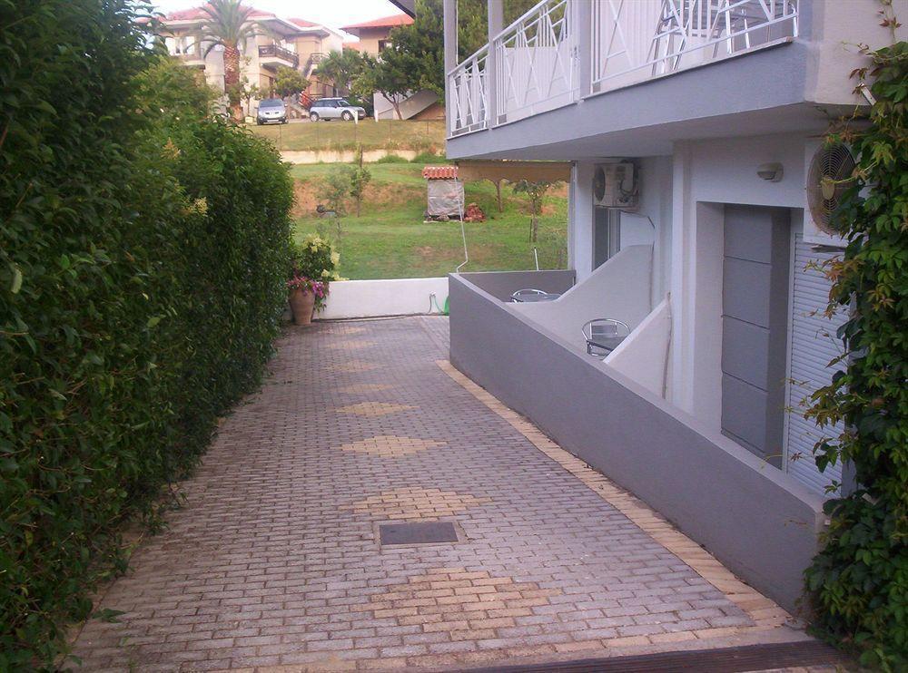 Milos Apartments Afytos Eksteriør bilde