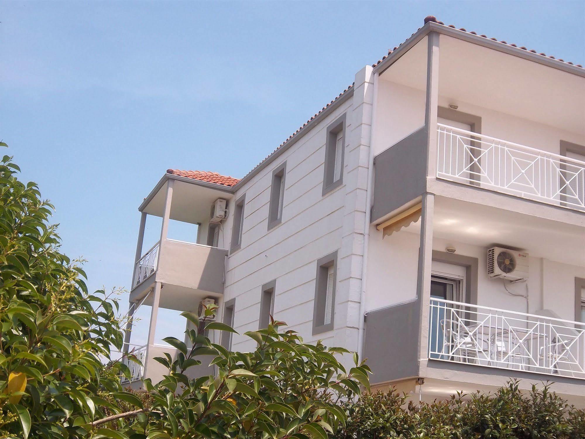 Milos Apartments Afytos Eksteriør bilde
